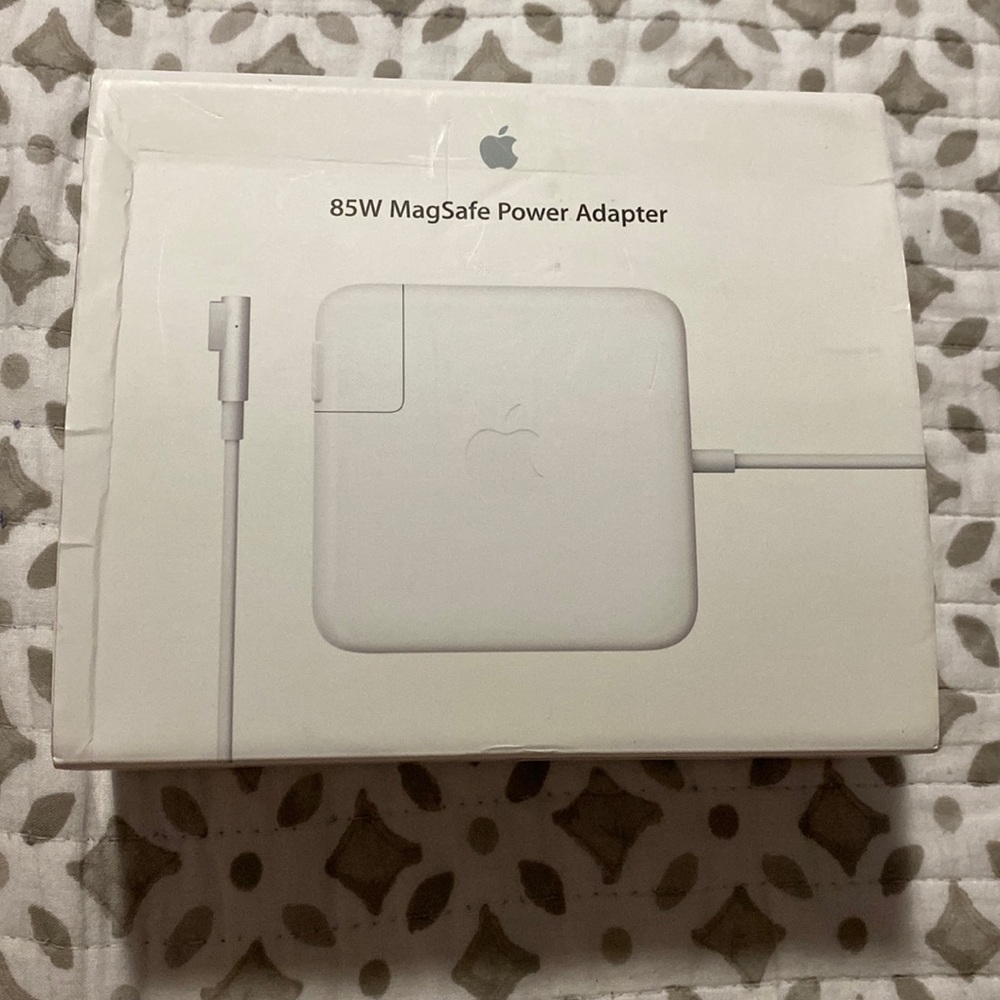 Apple 85W MagSafe Power Adapter